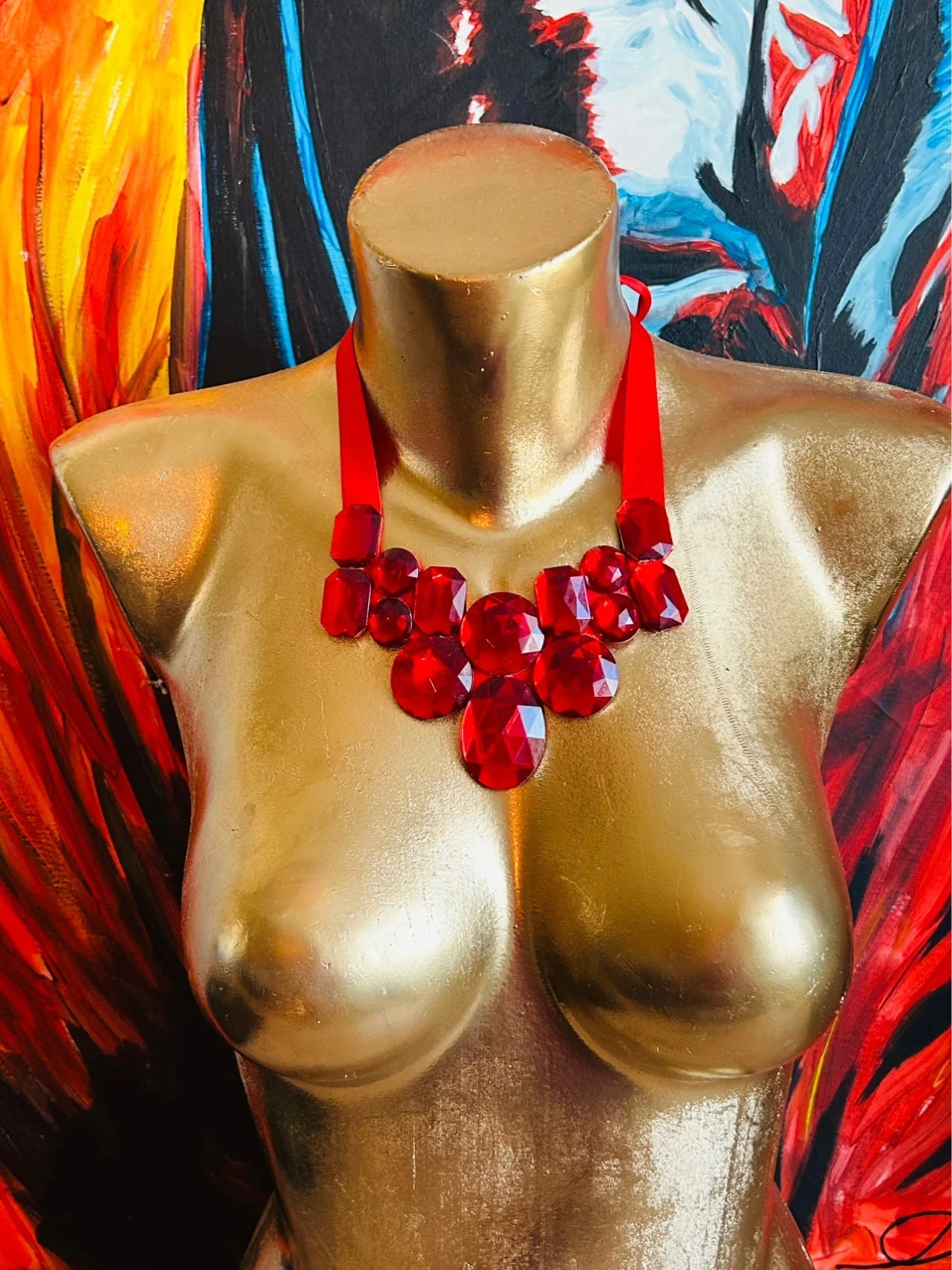 Rode plastron halsketting met grote facetgesneden strass stenen – photo 2